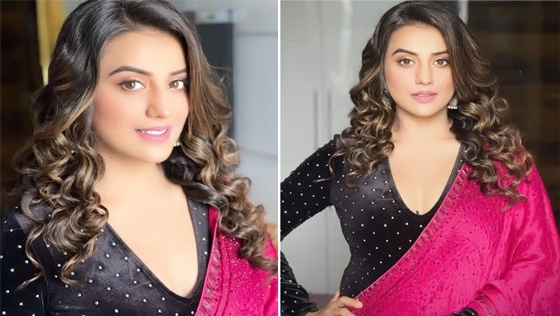इस वजह से अक्षरा ने छोड़ा पवन सिंह का साथ :
अक्षरा ने एक इंटरव्यू में बताया था- ''एक समय मैं और पवन सिंह रिलेशनशिप में थे पर इसी बीच उनकी शादी हो गई। इसके बाद मुझे उनके साथ रहना मंजूर नहीं था, लेकिन उनका रवैया ऐसा था कि कोई एक्ट्रेस आखिर छोड़कर जाएगी कैसे? सर्वाइव कैसे करोगी? मेरे पैर पर ही पड़ेगी। पवन सिंह कई बार शराब पीकर गालीगलौच करते थे, जिसकी वजह से मैं तंग आ गई थीं। इसके बाद मैंने खुद ही अपने रास्ते अलग कर लिए।