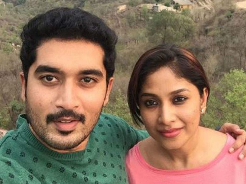 అయితే నిరుపమ్ లగ్జరీలకు పోకుండా వచ్చిన సంపాదనని జాగ్రత్తగా పొదుపు చేసుకుంటూ ఆస్తులు పెంచుకుంటున్నారని సమాచారం. కష్టపడిన ప్రతిపైసాని జాగ్రత్తగా మెయింటేన్ చేస్తూ తనకంటూ సమాజంలో ఓ స్టేటస్ని ఏర్పర్చుకునే ప్రయత్నం చేస్తున్నారట.
