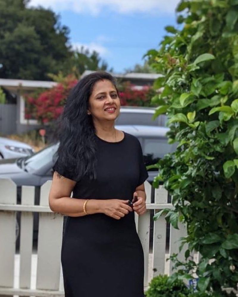 51 வயதிலும் குறையாத ஸ்டைல் 