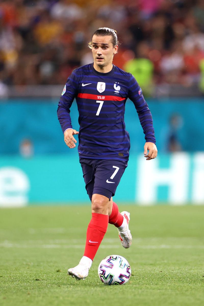 Stats
- Antoine Griezmann has played 23 consecutive games for France in Euro/World Cup/Nations League, a record for any Frenchman.
- Steven Zuber of Switzerland came up with his fourth assist in the tournament, the most by any player in a Euro edition.
- Seferovic has become the second Swiss after Hakan Yakin to score in successive Euro matches.
- Hugo Lloris becomes the first French goalkeeper since Fabien Barthez in 2004 to save a regulation time penalty in the Euro.
- Since the World Cup 1954, it was the first time that Swiss managed to score three-plus goals in back-to-back Euro/World Cup matches.
- Monday saw the second-most goals scored in a single day at Euro (14) after June 23 (18).
- Swiss has qualified for any significant quarters for the first time in 67 years, while France has failed to reach the Euro/World Cup quarters for the first time since 2010.
- Mbappe has registered 14 scoring attempts, the most by any player this term without scoring.
NOTE: Asianet News humbly requests everyone to wear masks, sanitise, maintain social distancing and get vaccinated as soon as eligible. Together we can and will break the chain #ANCares #IndiaFightsCorona