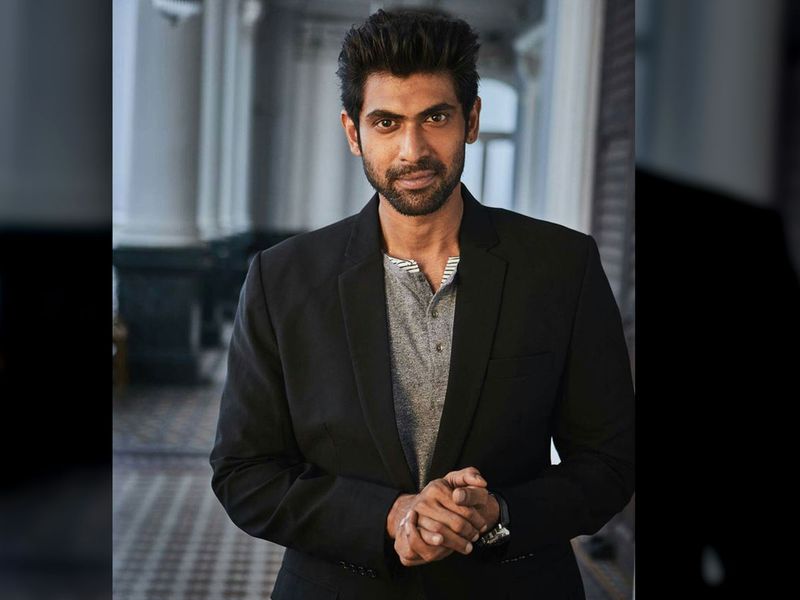 అయితే బిగ్బాస్5 సీజన్లో హోస్ట్ మారుతున్నారనే వార్త ఇప్పుడు షాక్ ఇస్తుంది. నాగార్జున స్థానంలో రానాని తీసుకోబోతున్నారట. నాగార్జున వరుసగా సినిమాల కమిట్మెంట్స్ ఉన్నాయి. పైగా ఇటీవల ఆయన సినిమాలు ఆశించిన స్థాయిలో ఆడటం లేదు. దీంతో పూర్తిగా సినిమాలపై ఫోకస్ పెట్టారట. అందులో భాగంగా బిగ్బాస్ని వదులుకుంటున్నట్టు ఓ వార్త సోషల్ మీడియాలో వినిపిస్తుంది.