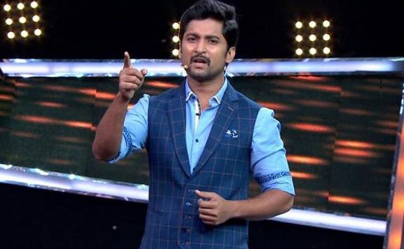 రెండో సీజన్లో నాని హోస్ట్ గా చేశాడు. ఎన్టీఆర్ స్థానంలో నానిని తీసుకున్నారు. ఎన్టీఆర్ నో చెప్పడంతో నానితో చేయించారు. ఆ షో కూడా బాగానే ఆదరణ పొందింది. అందులో కౌశల్ విన్నర్గా నిలిచాడు.