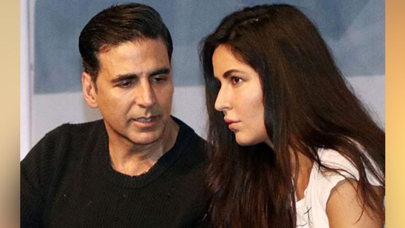 कैटरीना की बात सुनकर अक्षय एकदम शॉक्ड रह गए थे। फिर अक्षय ने कहा था- कैटरीना क्या तुमको थप्पड़ खाना है ? कैटरीना ने बताया था कि वो अर्जुन कपूर को भी राखी बांधना चाहती थी, लेकिन उन्होंने भी मना कर दिया था।