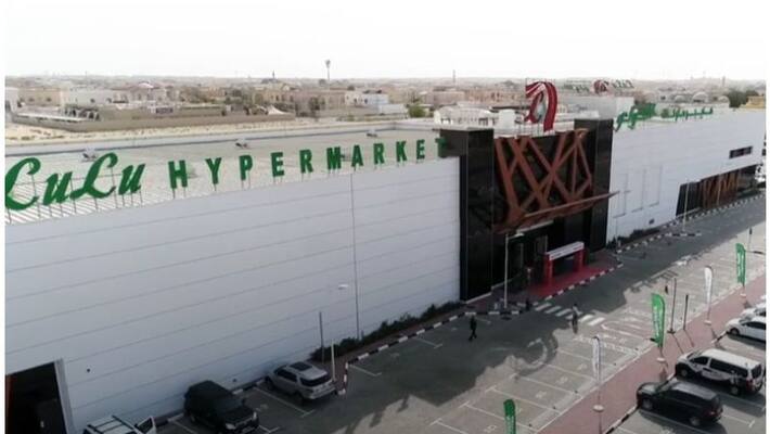Lulu Hypermarket receives Dubai service excellence award Lulu Hypermarket receives Dubai service excellence award