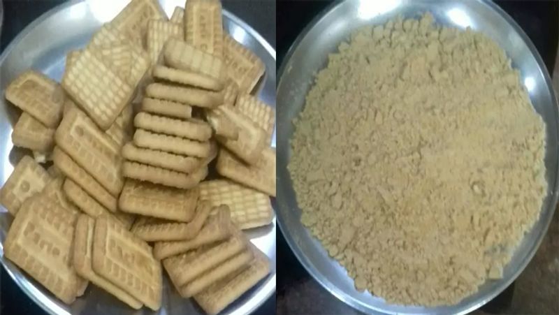 स्टेप-1
सबसे पहले पार्ले जी को हाथों से या मिक्सी से क्रश कर लीजिए और अलग रख दीजिए।