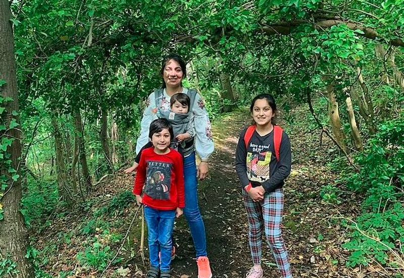 इस का इस्तेमाल बच्चे ने गेम खेलने के दौरान किया। बिल देखने के बाद पिता हैरान रह गए। उन्हें बिल भरने के लिए अपनी कार बेचनी पड़ी। मुताजा ने कहा, शुरू में मुझे लगा कि मेरे साथ धोखा हुआ है। मैंने कभी नहीं सोचा था कि खेलने पर इतना पैसा खर्च हो जाएगा।