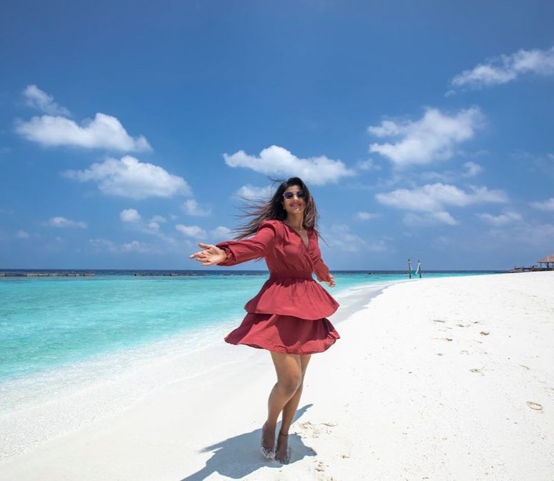 `కౌసల్య కృష్ణమూర్తి` చిత్రంతో తెలుగులోకి ఎంట్రీ ఇచ్చి ఆకట్టుకుంది. గతేడాది `వరల్డ్ ఫేమస్ లవర్` చిత్రంలోనూ విజయ్ దేవరకొండతో కలిసి నటించి మంచి మార్కులు కొట్టేసింది.