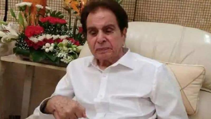 bollywood actor dilip kumar pass away