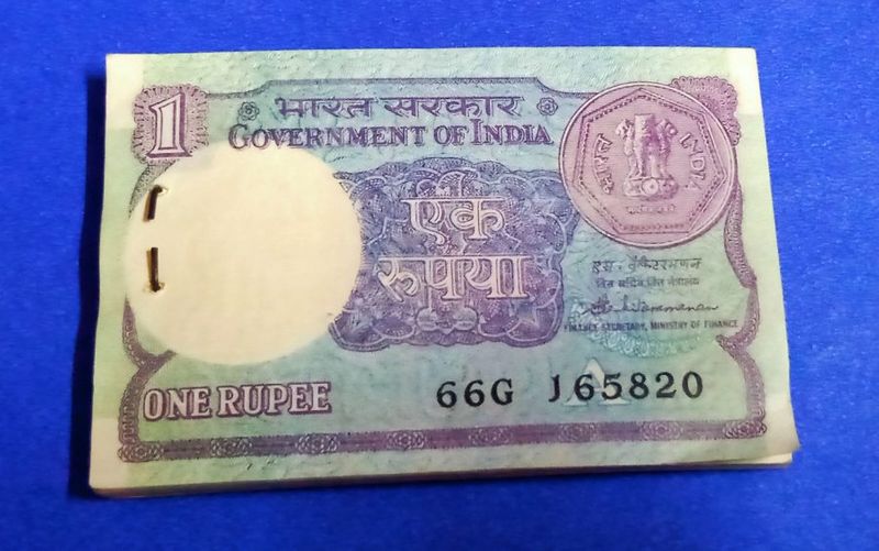इस नोट को आप Coinbazzar वेबसाइट पर जाकर बेच सकते हैं। आपको बस वेबसाइट पर लॉग इन करना होगा। वेबसाइट के tjhe shop सेक्शन में जाना है। इसके बाद आपको पूरी डिटेल देखने के लिए नोट बंडल कैटेगरी में एंटर करना होगा। 