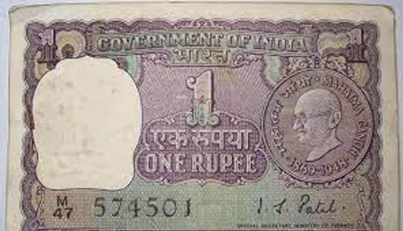 इसी तरह 5 रुपए के नोट को बदलकर 30000 रुपए कमा सकते हैं। लेकिन वहां एक शर्त है। 5 रुपए के नोट पर ट्रैक्टर की फोटो होनी चाहिए। एक और नोट जो आपको अमीर बनने में मदद कर सकता है वह है 786 नंबर वाला नोट। मुसलमान इस नंबर को लकी मानते हैं। वे 786 छपे हुए नोट के लिए अच्छे पैसे देने के लिए तैयार हैं। 