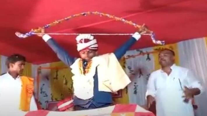 Groom breaks bow before marriage in bihar Groom breaks bow before marriage in bihar