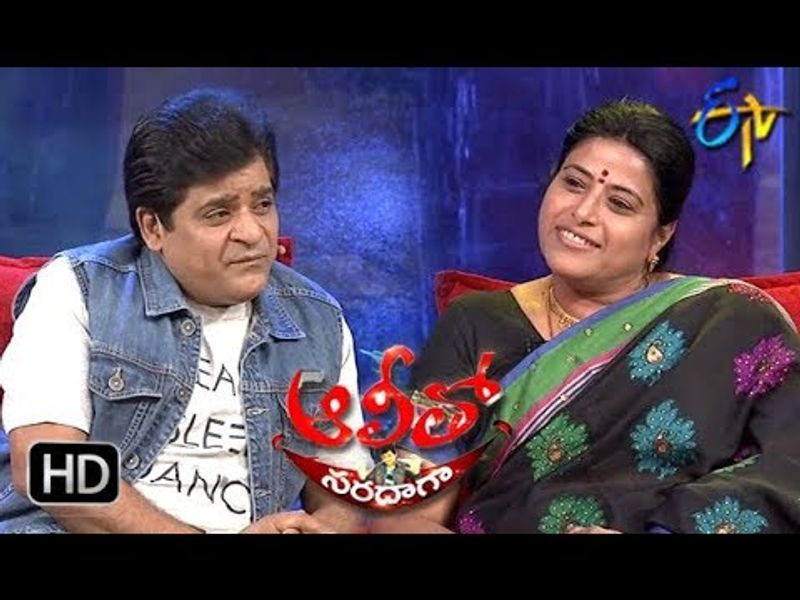 కొన్నేళ్ల క్రితం టెలివిజన్ వ్యాఖ్యాతగా కూడా ఆయన మారిన విషయం తెలిసిందే. కొన్ని కామెడీ షోలకు జడ్జిగా ఆలీ వ్యవహరిస్తున్నారు. అయితే ఆయనను బుల్లితెరపై సూపర్ సక్సెస్ చేసిన కార్యక్రమం ఆలీతో సరదాగా...