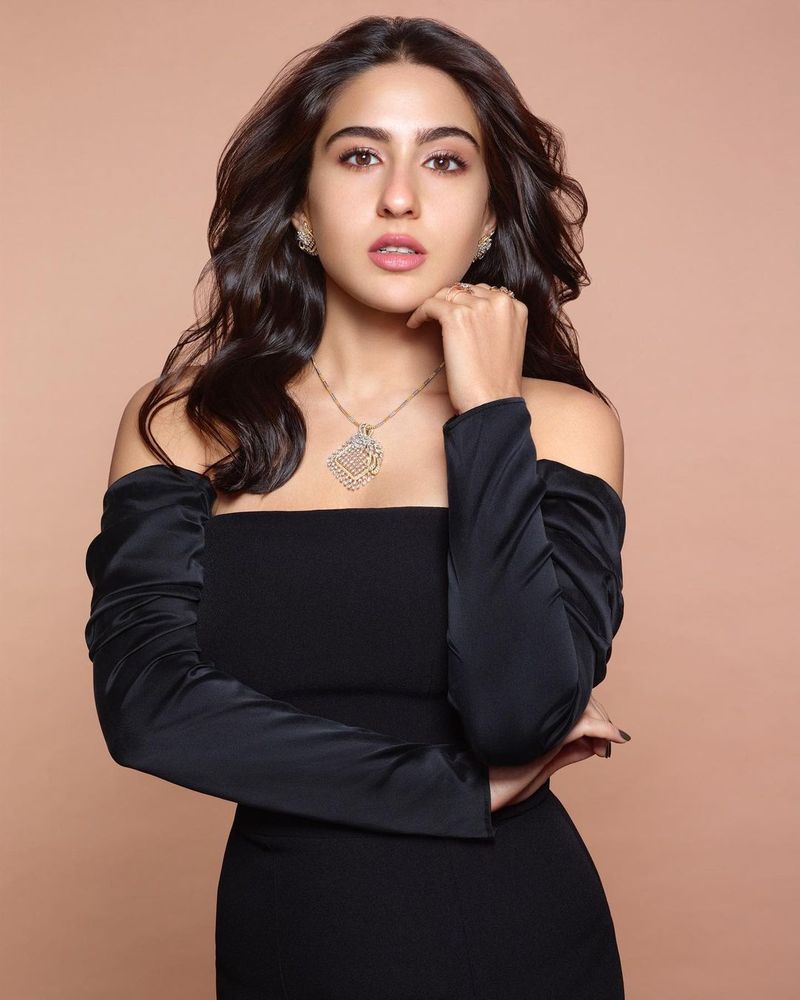 sara ali khan bold look goes viral on internet bjc