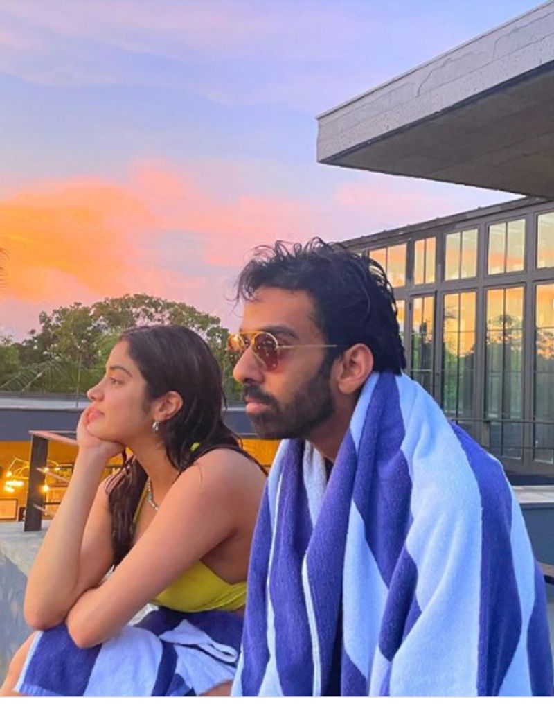ജാൻവി കപൂര് തന്നെയാണ് ഫോട്ടോ ഷെയര് ചെയ്തിരിക്കുന്നത്.