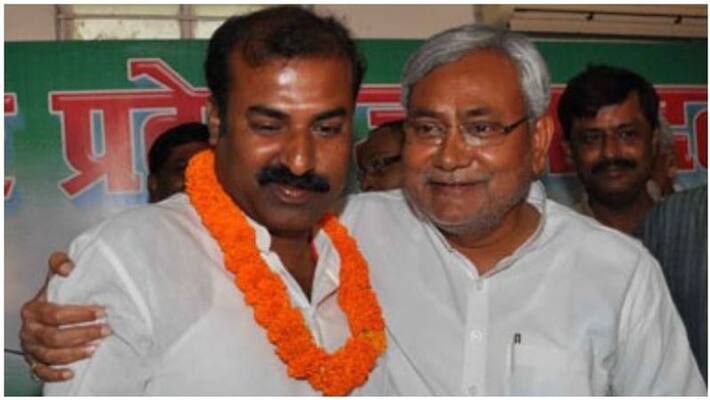 Bihar Minister Madan Sahni resigns alleging corruption by bureaucrats Bihar Minister Madan Sahni resigns alleging corruption by bureaucrats