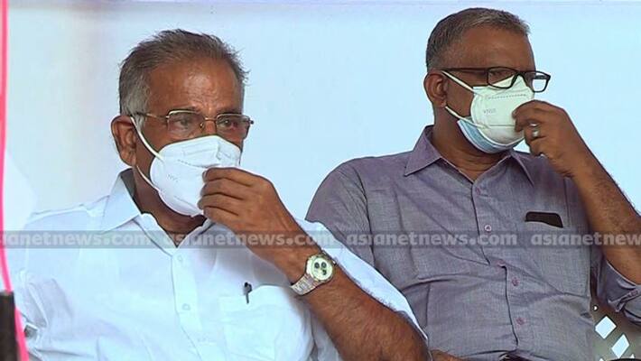 Forest Minister AK Saseendran shares stage with officer who has alleged involvement in teak wood theft case Forest Minister AK Saseendran shares stage with officer who has alleged involvement in teak wood theft case