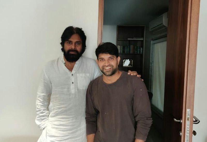 ఇప్పటికే కొరియోగ్రాఫర్స్ ప్రభుదేవా, లారెన్స్ వంటి వారు హీరోగా సక్సెస్ అయ్యారు. వారి దారిలోనూ ఇప్పుడు జానీ మాస్టర్ కూడా హీరోగా సక్సెస్ కావాలని కోరుకుందాం.