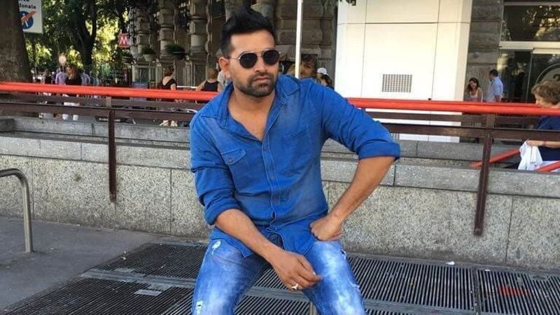 తెలుగు రియాలిటీ డాన్స్ షో `ఢీ`తో డాన్సర్గా తన కెరీర్ని ప్రారంభించిన జానీ మాస్టర్ 2009లో నితిన్, ప్రియమణి జంటగా నటించిన `ద్రోణ` చిత్రంతో కొరియోగ్రాఫర్గా మారారు. బిగినింగ్ నుంచే తన డాన్స్ స్కిల్స్ ని వెండితెరకి పరిచయం చేసి తాను చాలా స్పెషల్ అని నిరూపించుకున్నారు.