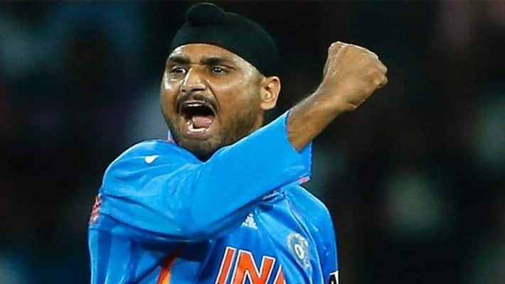 Harbhajan Singh Retirement know about controversial chapter of harbhajan singh cricket career spb Harbhajan Singh Retirement know about controversial chapter of harbhajan singh cricket career spb