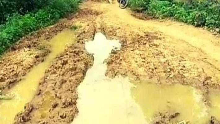 One kilometer road was stolen in Sidhi district of Madhya Pradesh PWA One kilometer road was stolen in Sidhi district of Madhya Pradesh PWA