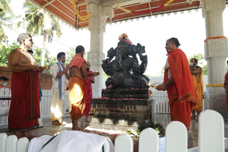 இருப்பினும் இந்த கோவிலை நான் கட்டினேன் என்பதை விட, ஒரு தெய்வீக சக்தி எனக்குள் இருந்து இந்த செயலை செய்யத் தூண்டியது என்பது தான் உண்மை.