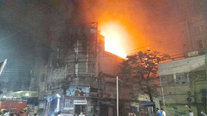Again fire breaks out at Lake town Jaya cinema hall RTB Again fire breaks out at Lake town Jaya cinema hall RTB