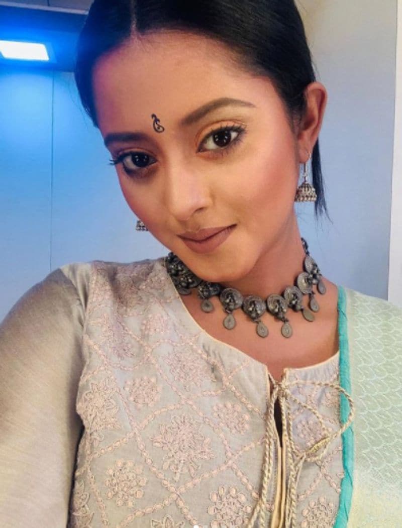 2019 ರಲ್ಲಿ ಬಂಗಾಳಿ ಸೋಪ್ 'ತ್ರಿನಾಯನಿ' ಯಲ್ಲಿ ನಟನೆಗೆ ಪಾದಾರ್ಪಣೆ ಮಾಡಿದ ದಾಸ್, ಕಳೆದ ಎರಡು ವರ್ಷಗಳಿಂದ ತನ್ನ ಸ್ಕಿನ್ ಕಲರ್ ಬಗ್ಗೆ ಟ್ರೋಲ್ ಸಹಿಸುತ್ತಿದ್ದಾರೆ. ಆದರೆ ಟ್ರೋಲ್ ಹೆಚ್ಚು ಹೆಚ್ಚು ವೈಯಕ್ತಿಕವಾಗುತ್ತಿರುವುದರಿಂದ ಅದನ್ನು ಇನ್ನು ಮುಂದೆ ಸಹಿಸಲು ಸಾಧ್ಯವಾಗದ ಹಂತಕ್ಕೆ ತಲುಪಿದೆ ಎಂದಿದ್ದಾರೆ.