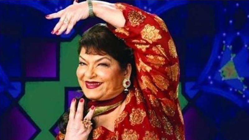 जब सरोज 3 साल की थी, तभी उन्होंने फिल्मों में काम करना शुरू कर दिया था। उनकी पहली फिल्म का नाम नजराना था। इस फिल्म में उन्होंने श्यामा नाम की बच्ची का रोल निभाया था।