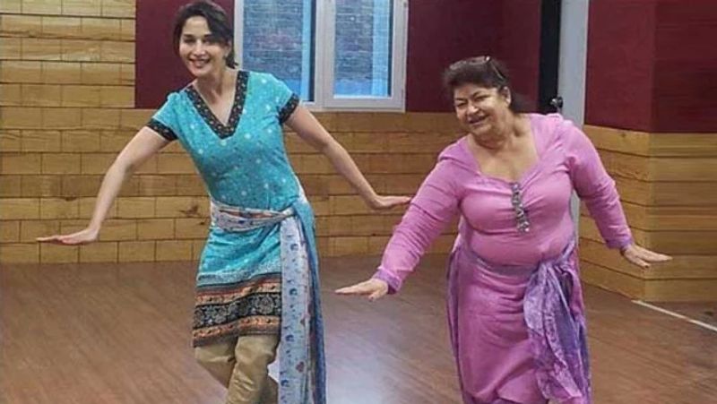 उन्होंने अपने पहले मास्टर बी. सोहनलाल से शादी की थी। दोनों की उम्र में 30 साल का अंतर था। शादी के वक्त सरोज की उम्र 13 साल थी। इस्लाम धर्म कबूल कर उन्होंने 43 साल के बी. सोहनलाल से शादी की। यही नहीं सरोज से शादी करने से पहले सोहनलाल शादीशुदा थे और चार बच्चों के पिता भी थे।