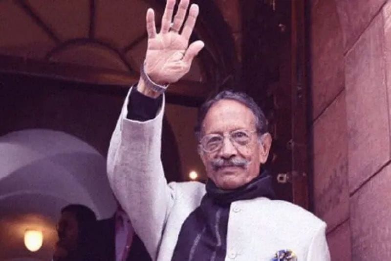 5 साल राज्य में कांग्रेस की सत्ता रहने के बाद 2007 में विधानसभा चुनाव हुए और बीजेपी की जीत हुई और पहले सीएम के तौर पर 8 मार्च 2007 को भुवन चन्द्र खंडूरी को सीएम बनाया। लेकिन सत्ता उन्हें ज्यादा दिन रास नहीं आई और 23 जून 2009 तक ही इस पद रह सके।
