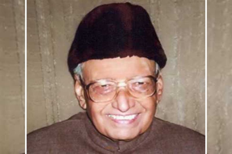 बीजेपी के पूर्व प्रधानमंत्री अटल बिहार वाजपेयी की सरकार के कार्यकाल में 2000 में उत्तराखंड राज्य का सपना साकार हुआ था। यूपी से अलग होकर बने उत्तराखंड में बीजेपी की सरकार बनी। लेकिन उनका एक भी मुख्यमंत्री पांच साल पूरा नहीं कर सका। पहले मुख्यमंत्री के तौर पर बीजेपी के नेता नित्यानंद स्वामी ने 9 नवम्बर 2000 को शपथ ली, लेकिन एक साल के अंदर राजनीतिक हालत ऐसे बन गए कि उनको अपना इस्तीफा देना पड़ा।