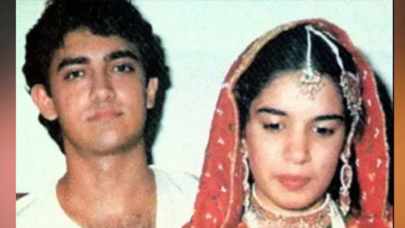 बता दें कि आमिर और रीना ने कई दिनों तक अपनी शादी की बात घरवालों से छुपाकर रखी थी। क्रिस्टीना डेनियल की बुक 'आई विल डू इट माय वे : इनक्रेडिबल जर्नी ऑफ आमिर खान' में इस लव स्टोरी के बारे में लिखा गया है। दोनों ने 18 अप्रैल, 1986 को घर से भागकर शादी कर ली थी।
