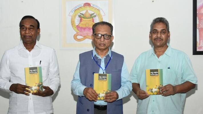Telugu Uninersity VC Kishan Rao unveils book Telugu Uninersity VC Kishan Rao unveils book