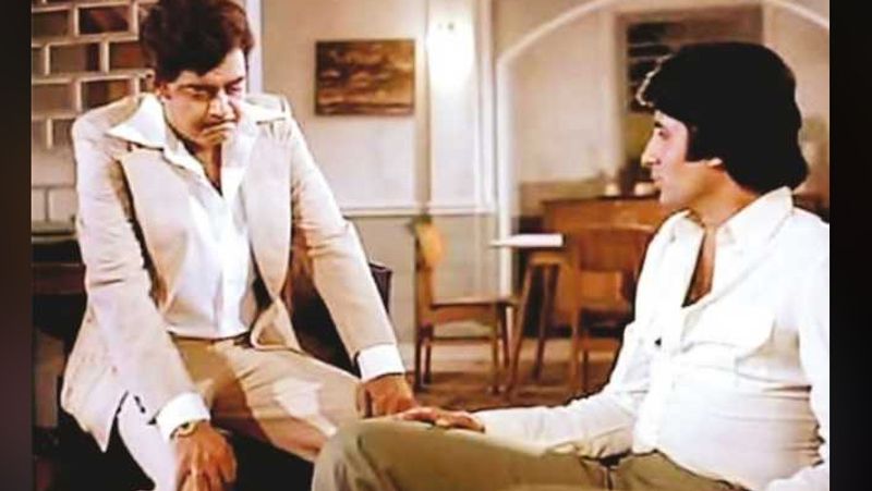 शत्रुघ्न सिन्हा ने इंटरव्यू में खुलासा किया था कि उन्हें दीवार, शोले और सत्ते पे सत्ता जैसी चार फिल्में ऑफर हुई थी। लेकिन बाद में ये सभी फिल्में अमिताभ के हिस्से चली गई। जब उनसे पूछा गया कि इन फिल्मों को लेकर अमिताभ के साथ कभी आपका विवाद हुआ। तो उन्होंने इस बात को नकार दिया।