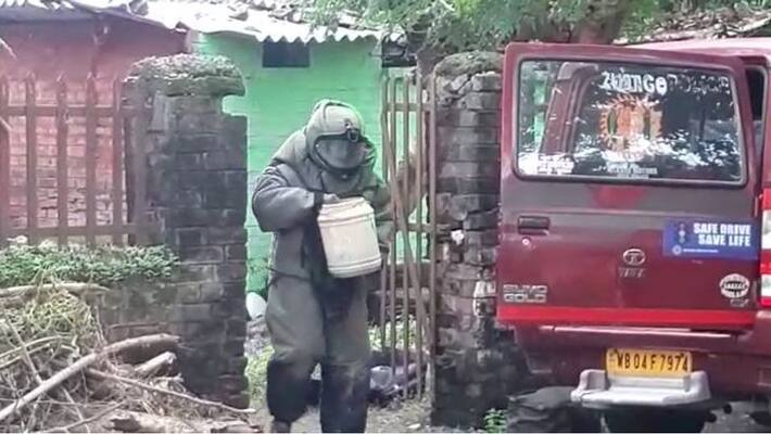 17 crude bomb recovered from bhatpara today bmm 17 crude bomb recovered from bhatpara today bmm