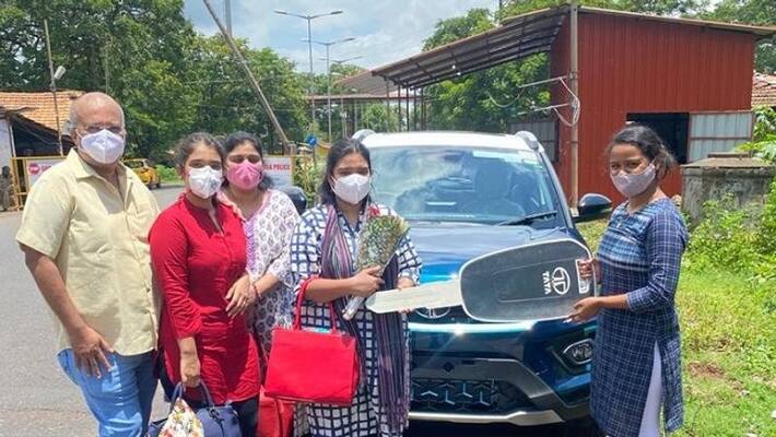 Hubballi Businessman takes delivery of his new Tata Nexon EV at Goa Border due to corona guidelines ckm Hubballi Businessman takes delivery of his new Tata Nexon EV at Goa Border due to corona guidelines ckm