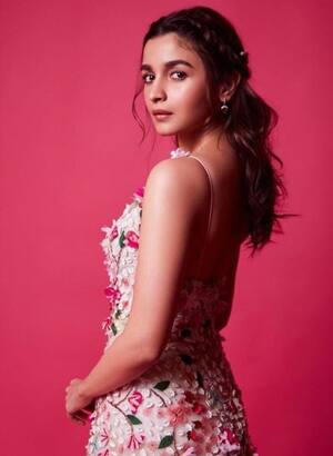 300px x 410px - When Alia Bhatt went naughty and revealed her favourite sex position; read  steamy details