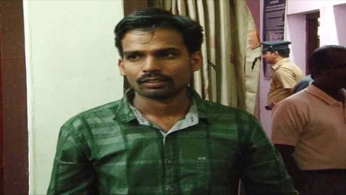 Quotation against gold smuggler Koduvalli resident arrested Quotation against gold smuggler Koduvalli resident arrested