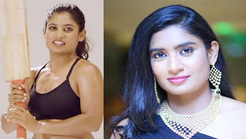 खेल रत्न के लिए मिताली की सिफारिश
शानदार खेल के चलते मिताली राज को साल 2003 में अर्जुन पुरस्कार, 2015 में पद्मश्री और 2017 में वोग स्पोट्सपर्सन ऑफ द ईयर का अवार्ड मिला था। हाल ही में बीसीसीआई ने राजीव गांधी खेल रत्न पुरस्कार के लिए भारतीय टीम के स्पिनर आर अश्विन और भारतीय महिला क्रिकेट टीम की कप्तान मिताली राज के नाम भेजने का फैसला किया है। 