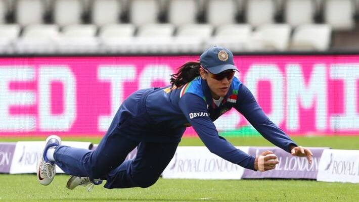 Watch Smriti Mandhana takes a stunner to dismiss Natali Sciver Watch Smriti Mandhana takes a stunner to dismiss Natali Sciver