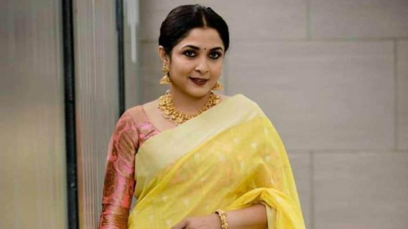 ఓ టీవీ ఛానెల్లో ఆమె స్పందిస్తూ, షోలో ఏం జరిగిందో కూడా మీరు ఆమెని అడిగి ఉంటే బాగుండేది. నాకు సంబంధించినంత వరకు ఇదేం పెద్ద విషయం కాదు. దీనిపై నేనేమి స్పందించలేను` అని పేర్కొంది.