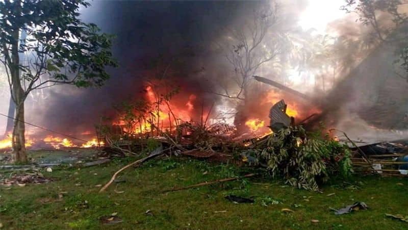 Philippine military plane crashes..17 dead, 40 rescued