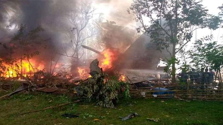 Philippine military plane crashes..17 dead, 40 rescued Philippine military plane crashes..17 dead, 40 rescued
