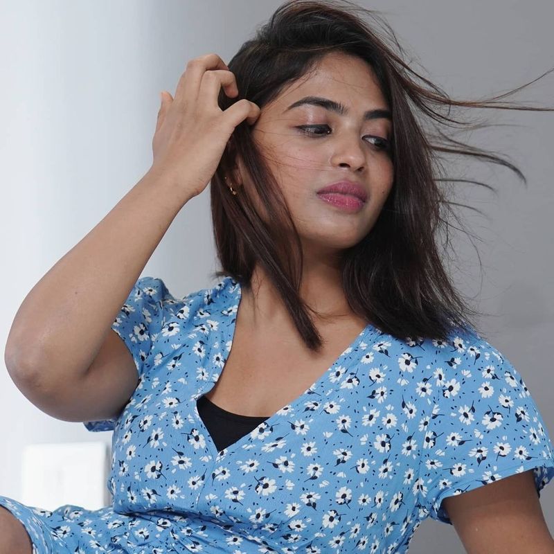 హారిక గ్లామర్ ఫోటోలు.
