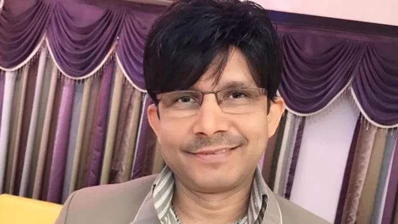 कमाल राशिद खान :
केआरके (KRK) की पहली फिल्म उनके होम प्रोडक्शन में बनी 'देशद्रोही' थी। इस फिल्म को देखने के बाद ही फैंस ने केआरके को इशारा दे दिया था कि वो अब कोई फिल्म ना बनाएं। खैर, KRK अब एक्टिंग से दूर फिल्म समीक्षक बन गए हैं और अपनी मर्जी के मुताबिक फिल्मों का रिव्यू करते हैं। 