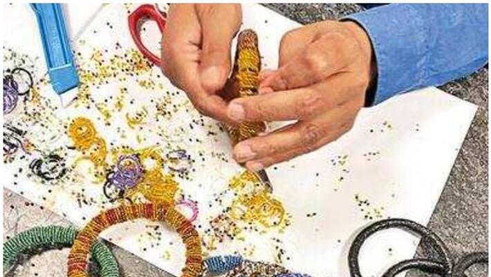 7.5 crore worth heroine seized from Delhi Airport 7.5 crore worth heroine seized from Delhi Airport