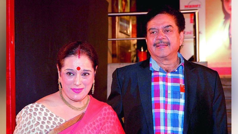 9 जुलाई, 1980 को शत्रु ने एक्ट्रेस पूनम चांदीरमानी से शादी की थी। ये वो दौर था जब शत्रुघ्न का नाम रीना राय से जोड़ा जा रहा था। एक इंटरव्यू में उन्होंने कहा था कि रीना से उनका रिश्ता 7 सालों तक चला।