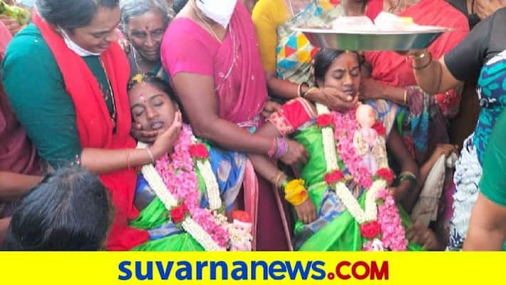 Twin Sisters Committed Suicide in Mandya pod Twin Sisters Committed Suicide in Mandya pod