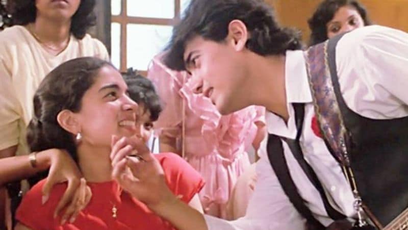 बता दें कि आमिर जब 'कयामत से कयामत तक' की शूटिंग कर रहे थे, तभी उन्होंने रीना से शादी कर ली थी। लेकिन इसके करीब एक साल पहले दोनों का अफेयर शुरू हो गया था। हालांकि, तब आमिर 20 साल के थे और रीना 18 की। इसलिए आमिर के बालिग होने तक उन्हें शादी का इंतजार करना पड़ा।