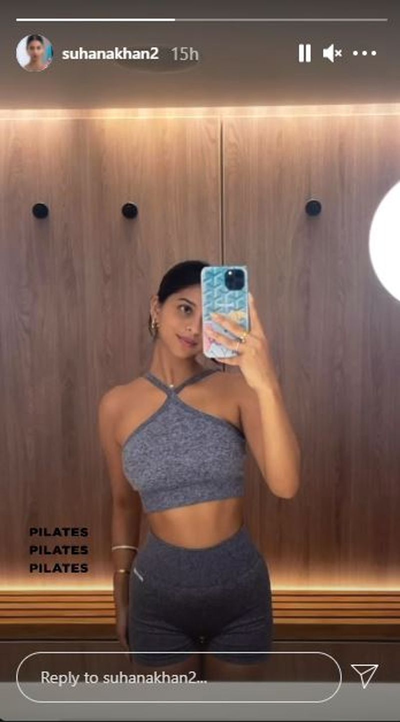 Suhana Khan recently turned 21 on May 22, has shared a mirror selfie where we can see her perfect toned midriff. Yes, the daughter of Bollywood actor Shah Rukh Khan, is keeping herself fit and managing perfect abs by going some serious pilates workout. 